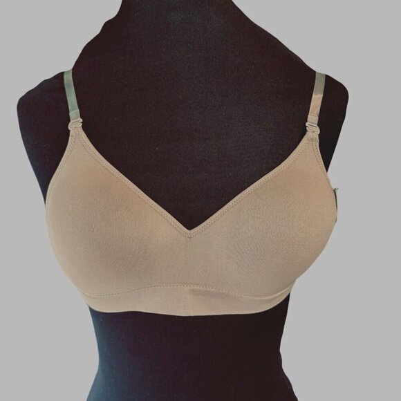 BALERA Seamless Dance Bra Medium Nude Soft Cups Invisible/Nude Straps Ballet NEW - Picture 1 of 15